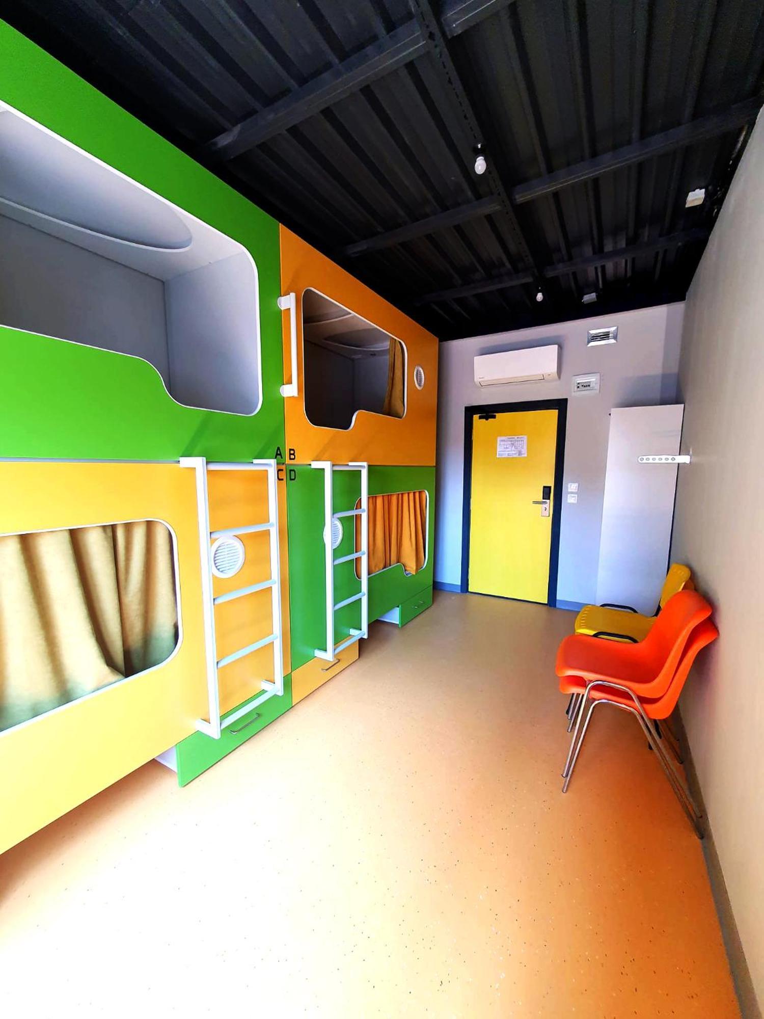 Green Cube Capsule Hostel Szófia Kültér fotó